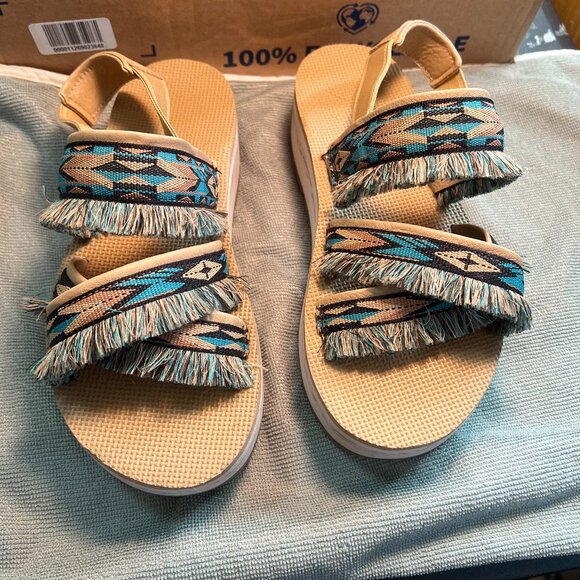Teva Ceres platform sandals Turquoise and tan tribal print with fringe size 8 - Picture 2 of 9
